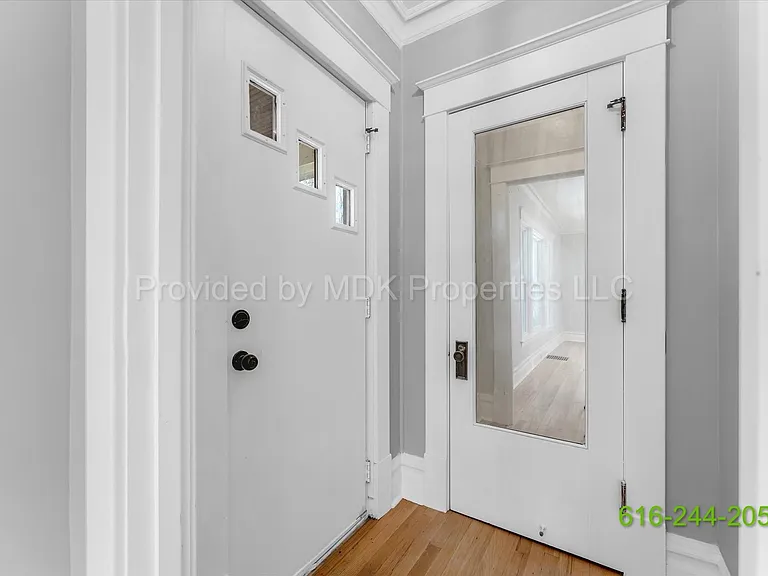 425 Woodlawn St SE — Photo 24