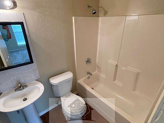 3rd image of 6750B Trail Lake Dr