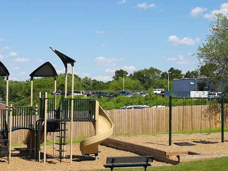Americana Estates — Photo 9