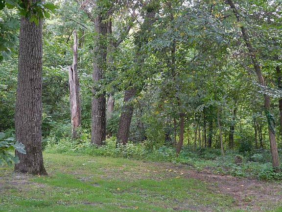 5th image of 2735 E Rum River Dr S