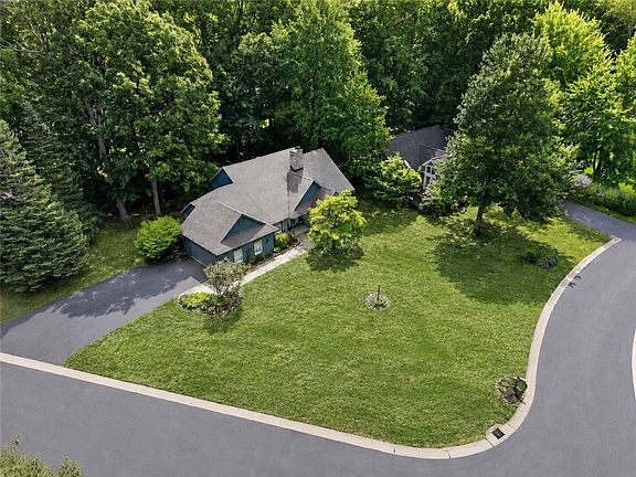 4th image of 532 Granger Cir