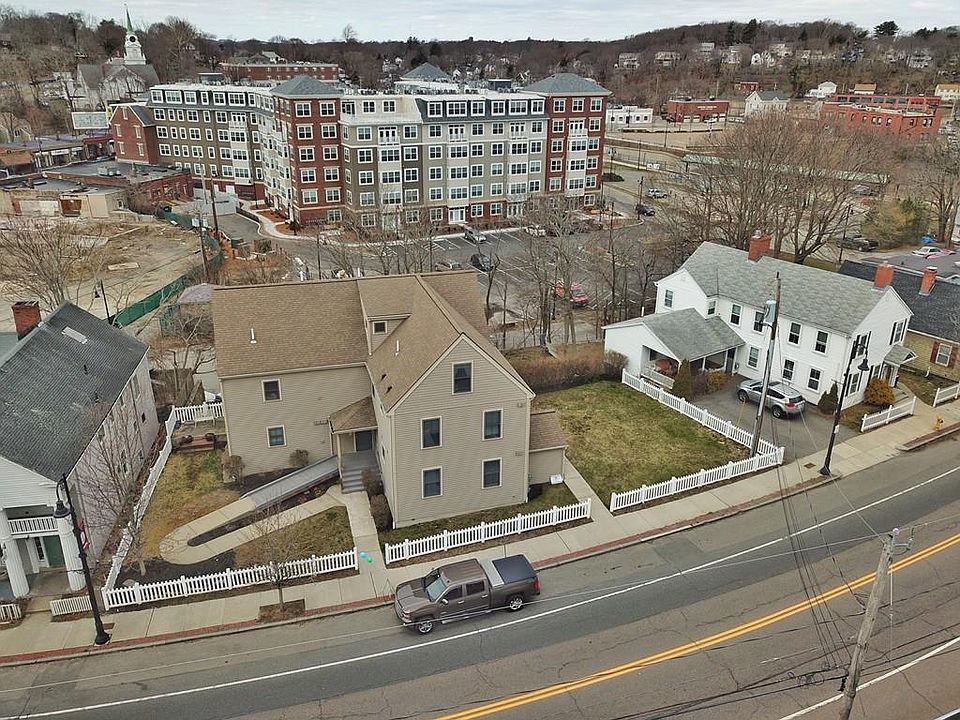 1st image of 90 Commercial St Unit 3