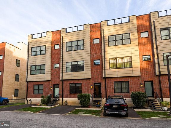 3rd image of 7014 Pipers Glen Way