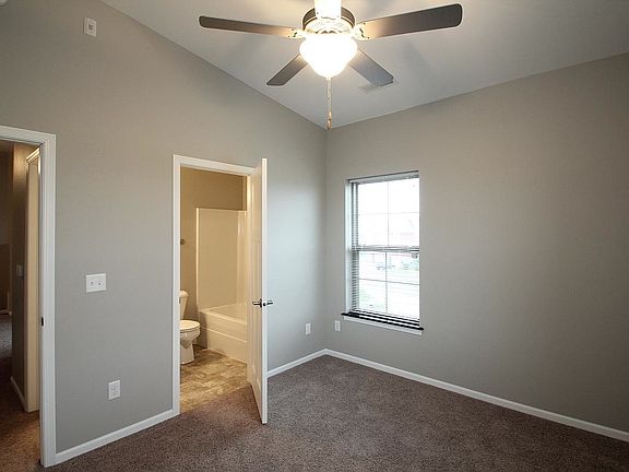 2nd image of 425 Penn Ct Unit 17
