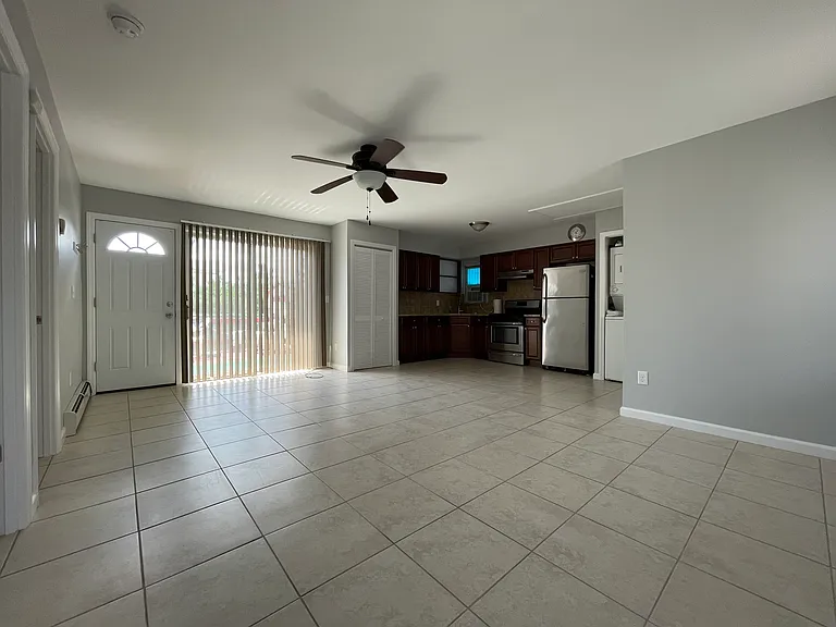 301 Arnold Ave — Photo 6