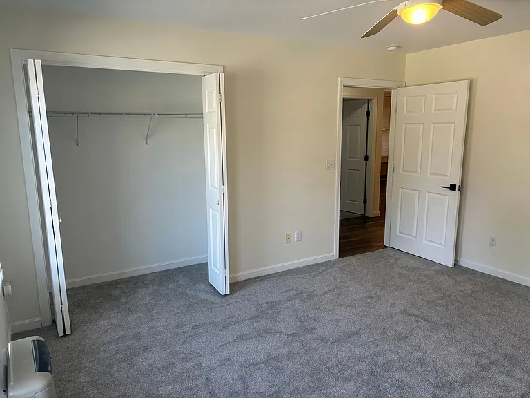 4 Commonwealth Dr — Photo 68