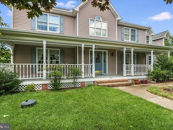 3rd image of 104 Marina Dr