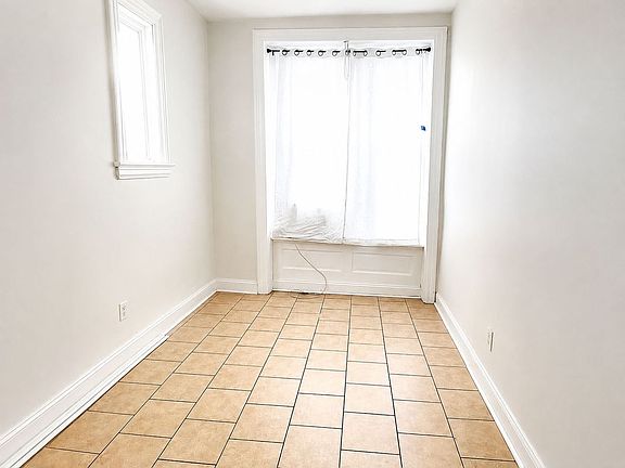 4th image of 1613 N Allison St
