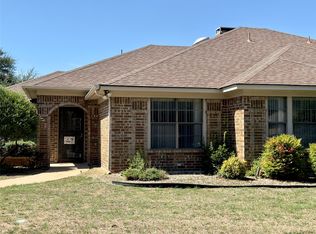 5404 Ledgestone Dr, Fort Worth, TX 76132