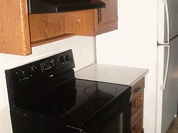 5th image of 619 Saybolt Ave