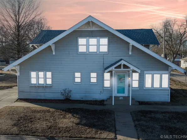 501 S Thompson St, Vinita, OK 74301