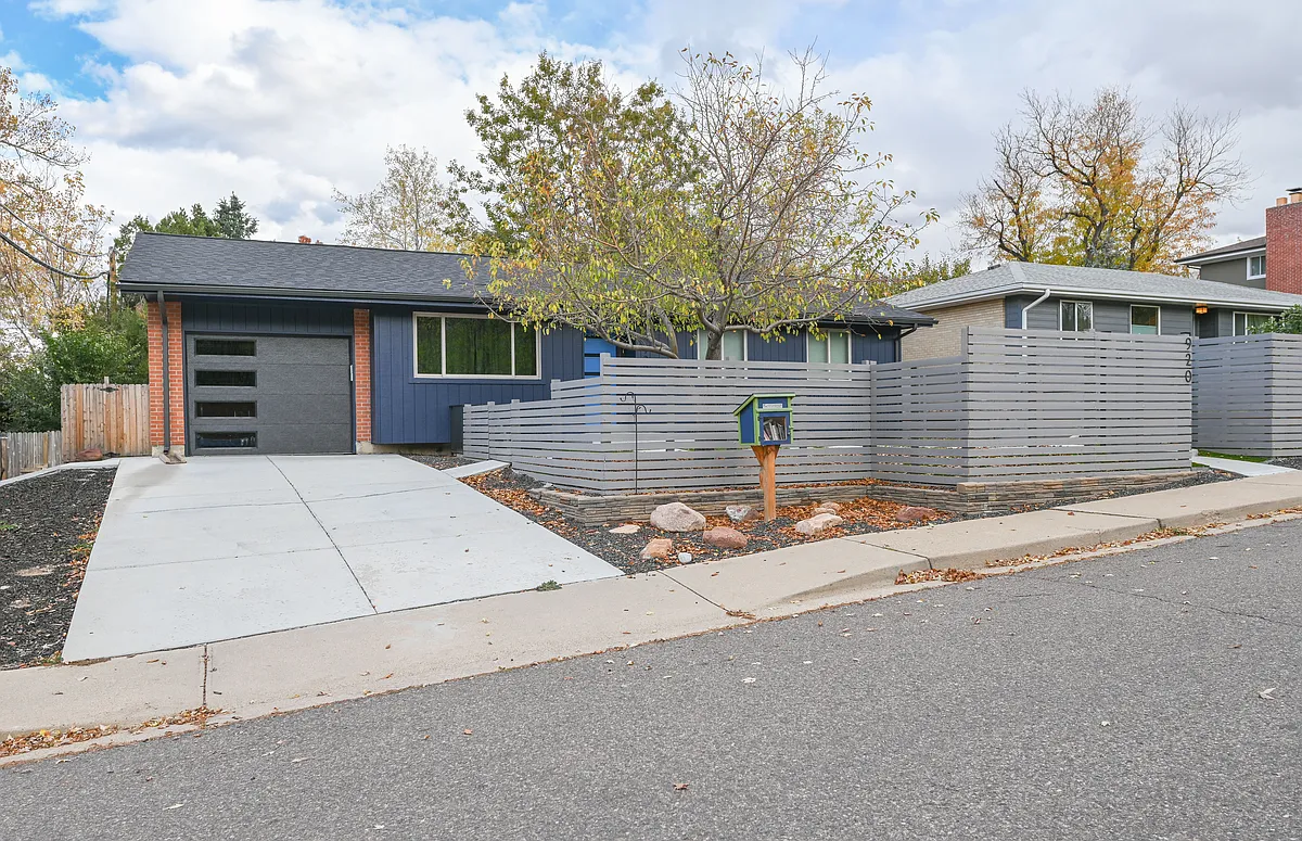 Building Photo - 920 Hartford Dr