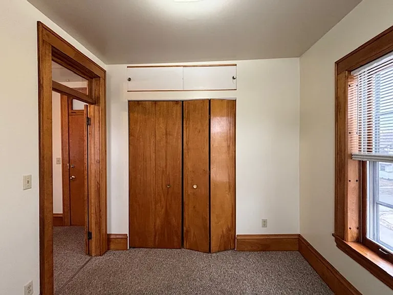 1635 Sherburne Ave — Photo 14