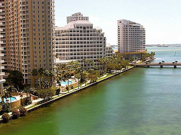 3rd image of 465 Brickell Av #1000A