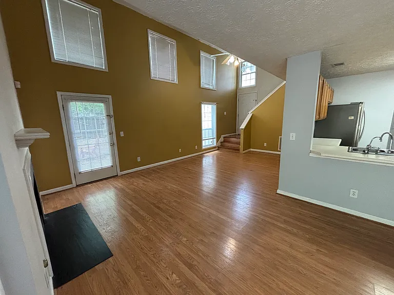 310 Paxton Ct — Photo 11