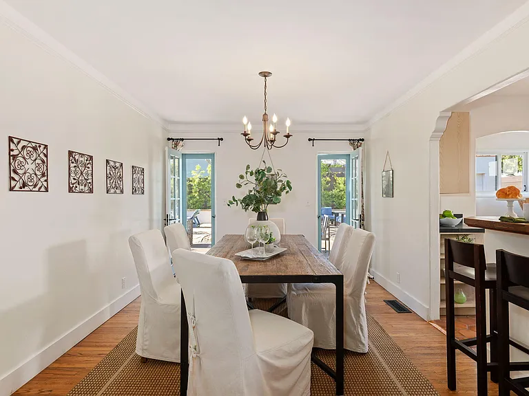 224 W Cota St — Photo 14