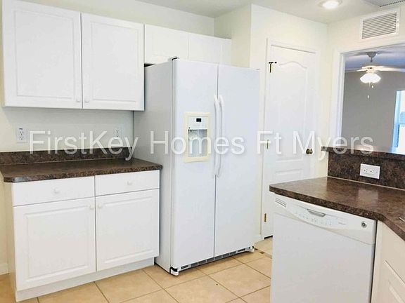 5th image of 927 NW 7th Pl