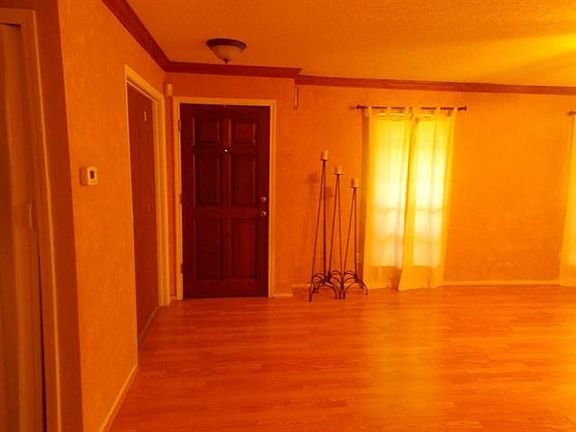 2nd image of 1142 Cedar Run Dr