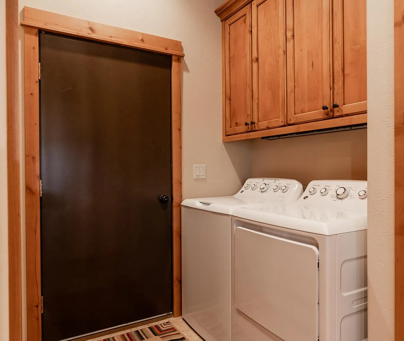 2 bed, 1038 sqft, $5,000 — Photo 2