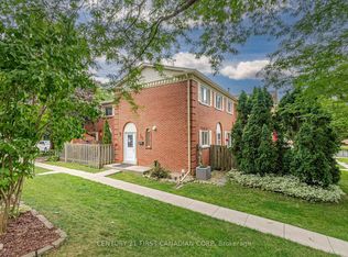 360 Homestead Ct #8, London, ON N6G2E9