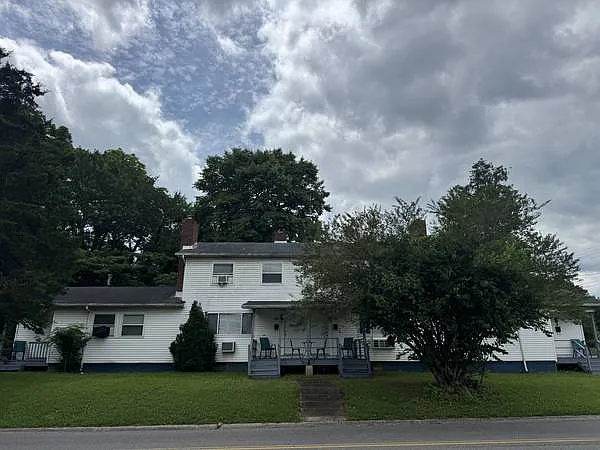 303 Pennsylvania Ave — Photo 11