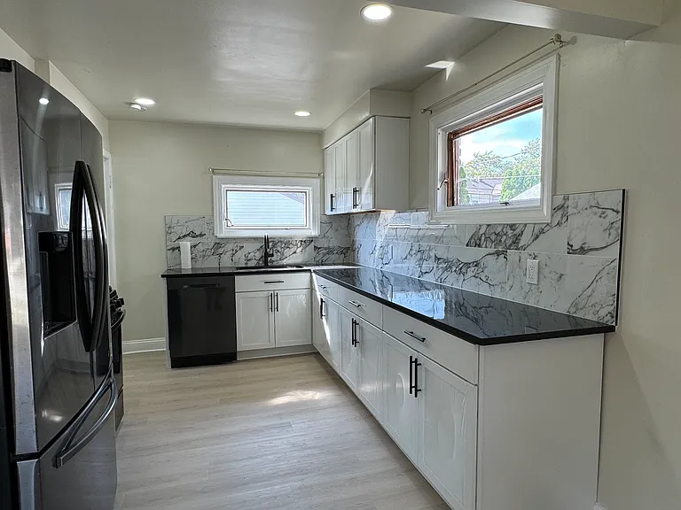 9914 Fox Ave — Photo 7