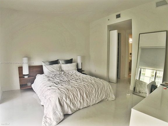 4th image of 1300 Brickell Bay Dr APT 1203