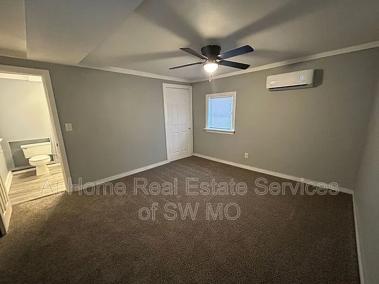 729 E Garfield St — Photo 8