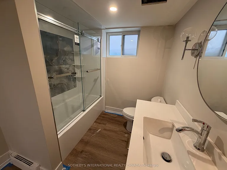 458A Oriole Pkwy #LOWER — Photo 13