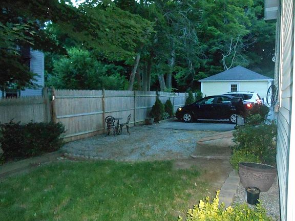 4th image of 84 Sayles Ave