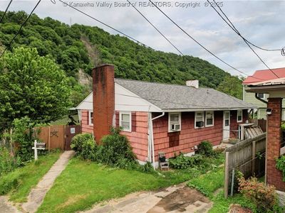 610 Ferry St, Montgomery, WV, 25136