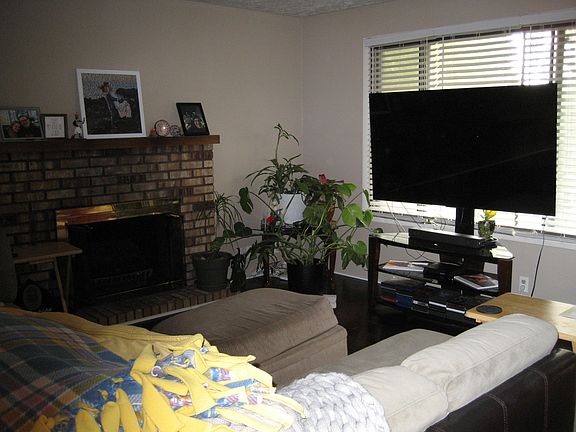 4th image of 1106 E Jefferson St APT 6