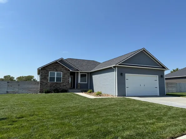 2201 Prairie Rose Dr, Great Bend, KS 67530