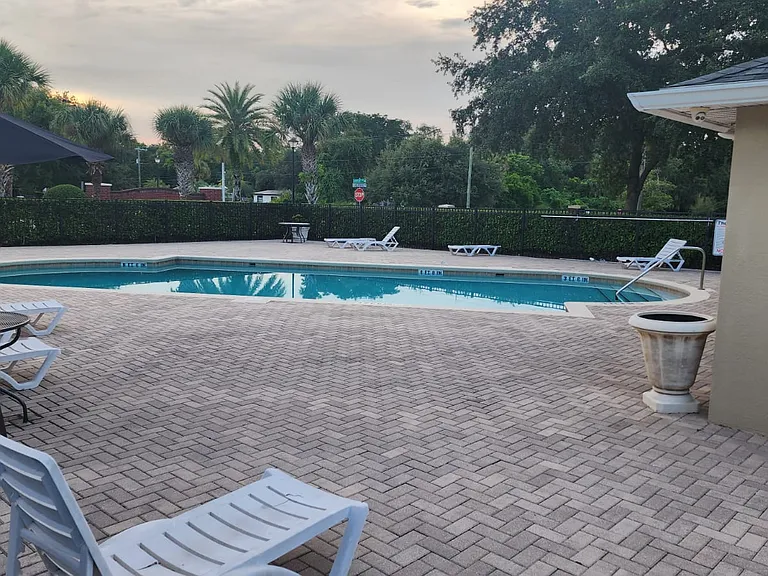 372 Carina Cir — Photo 20