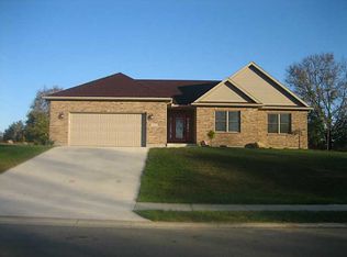 1030 Winter Ridge Dr, Sidney, OH 45365