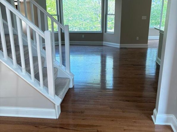 9051 Crimson Oak Dr, Florence, KY 41042