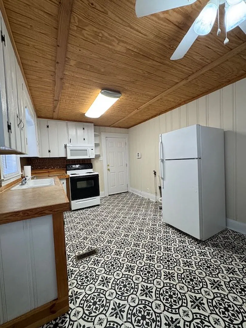 409 Linwood Ave — Photo 4