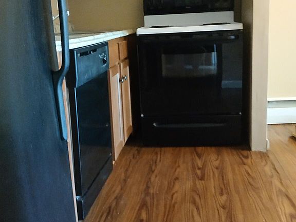 3rd image of 4901 Chalet Dr