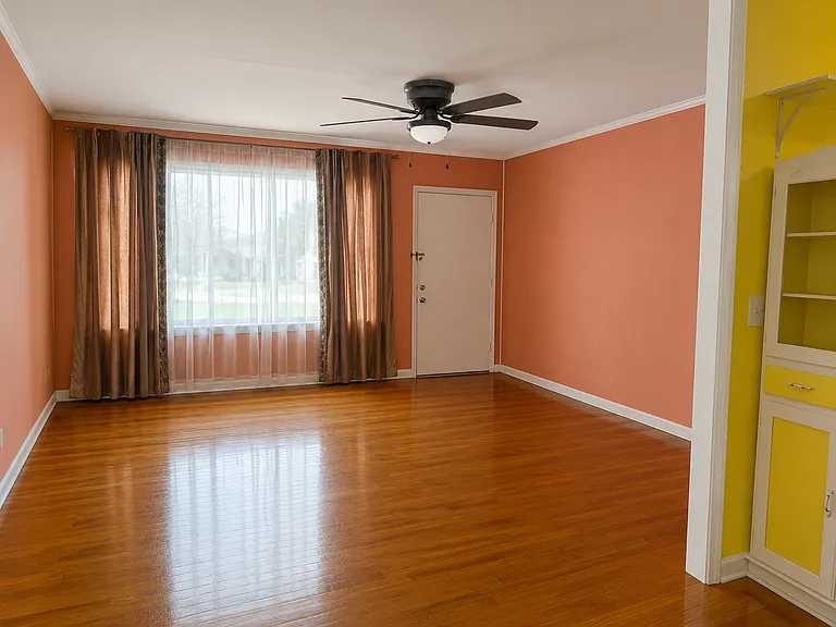 1235 Magnolia Ave — Photo 4