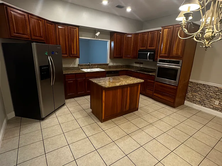 2096 Bella Breeze Ct — Photo 3