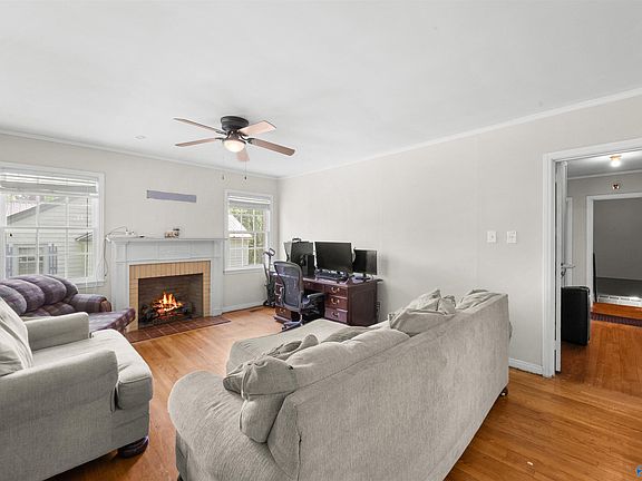 5th image of 3 Edgemont Dr