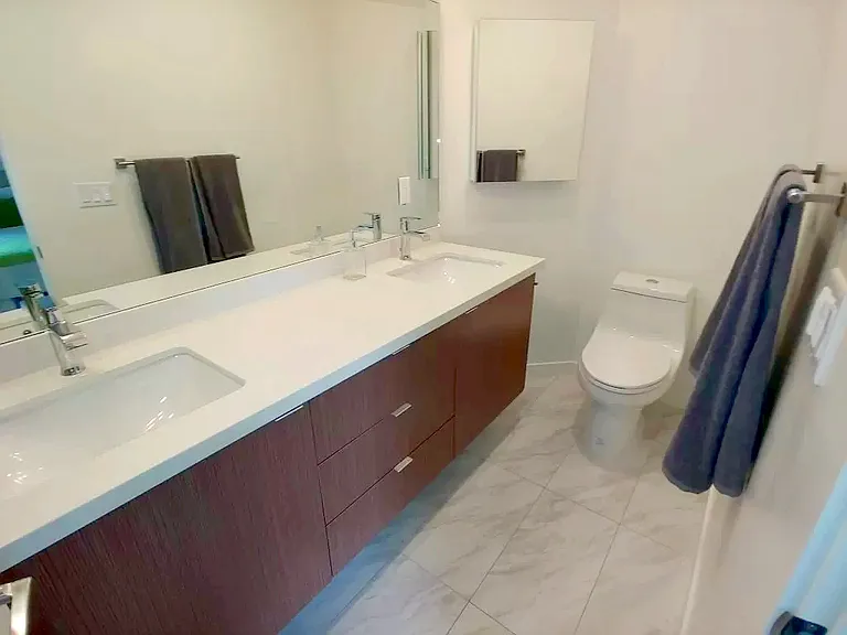 654 N Virgil Ave #214 — Photo 6