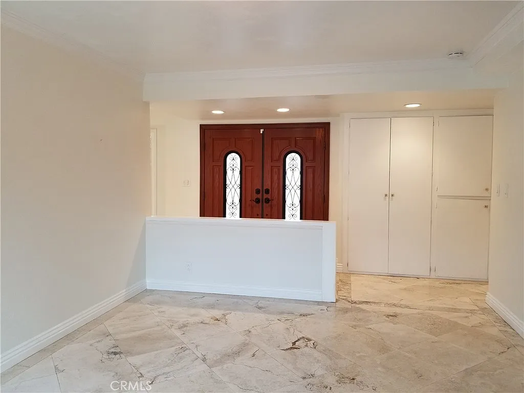 3 bed, 1820 sqft, $5,500 — Photo 4