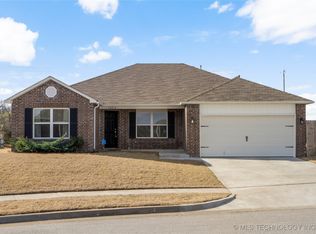 10018 E 106th Ct N, Owasso, OK 74055