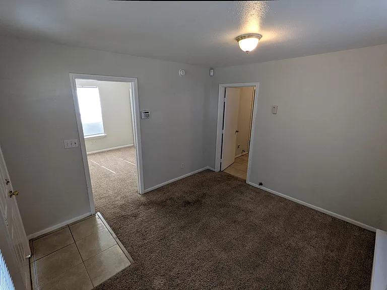 719 Herkimer St — Photo 6