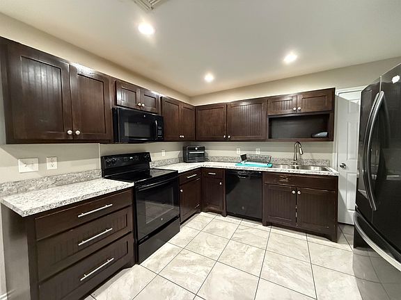 4th image of 405 Saint Joseph St