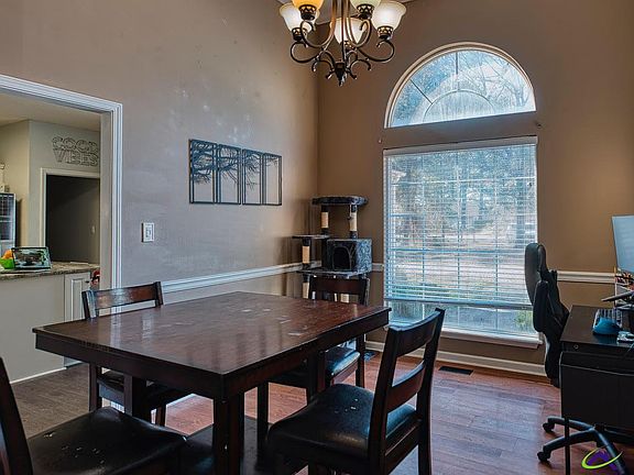 5th image of 221 Pendleton Ct