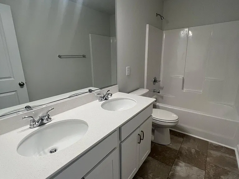 640 Cam Cir — Photo 33