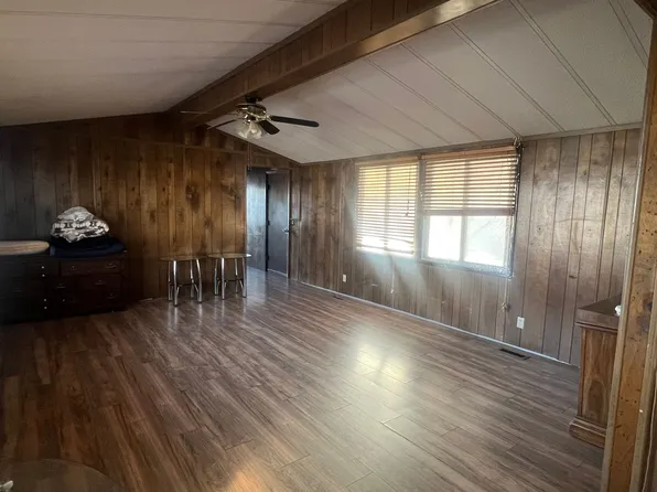 742 Riverside Rd, Billings, MT 59101