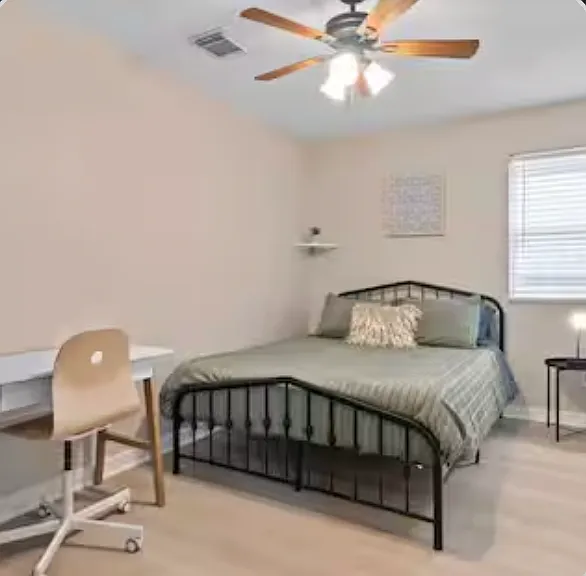 Master Bedroom- Ensuite Bathroom, Walk in closet.